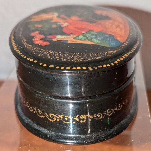 Palekh Russian  Hinged Vintage Box - Picture 5 of 12